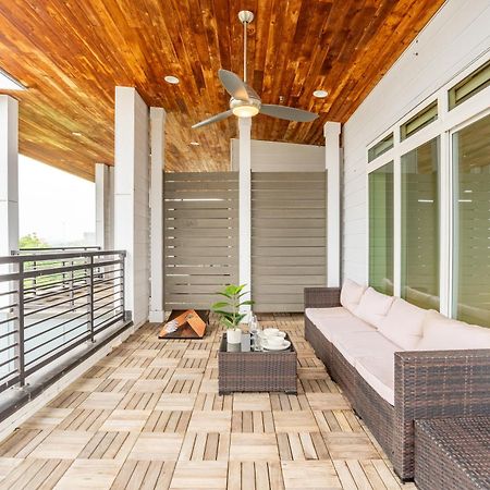 Riverwalk Penthouse Oasis W/Free Parking Gym Pool Сан Антонио Екстериор снимка