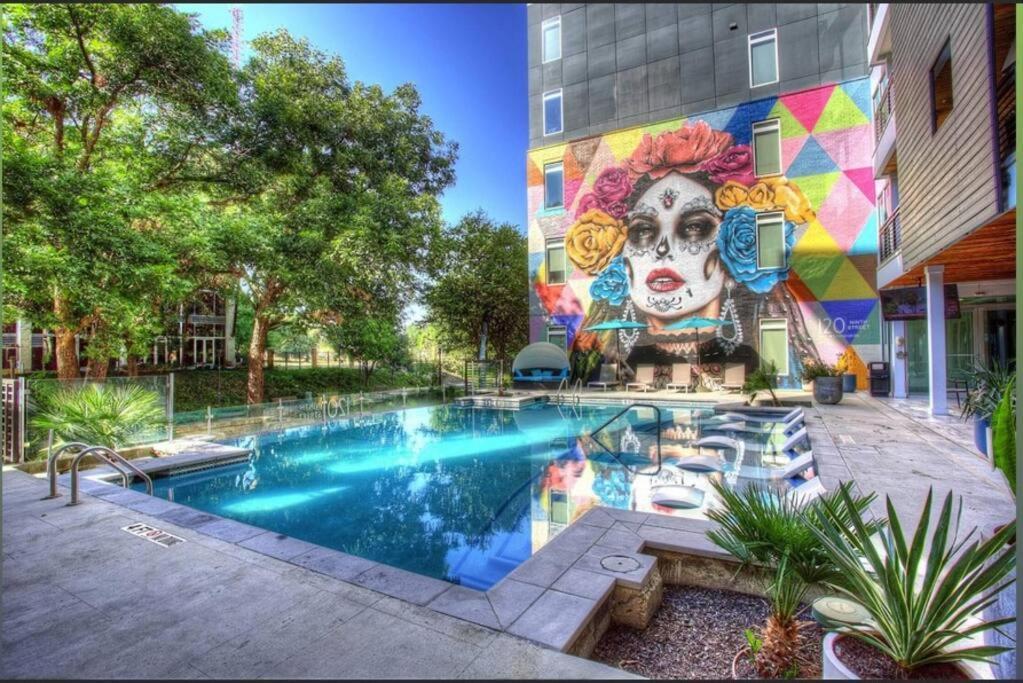 Riverwalk Penthouse Oasis W/Free Parking Gym Pool Сан Антонио Екстериор снимка