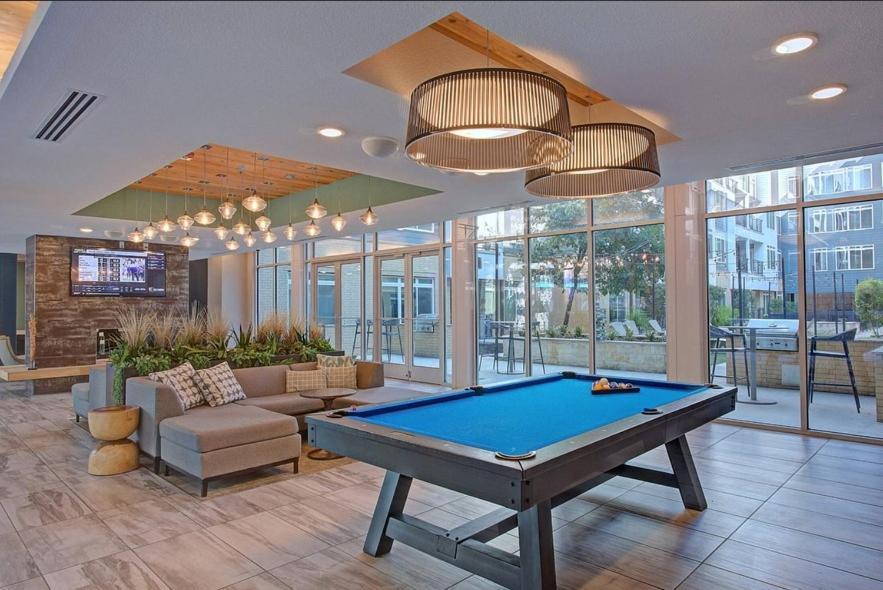 Riverwalk Penthouse Oasis W/Free Parking Gym Pool Сан Антонио Екстериор снимка