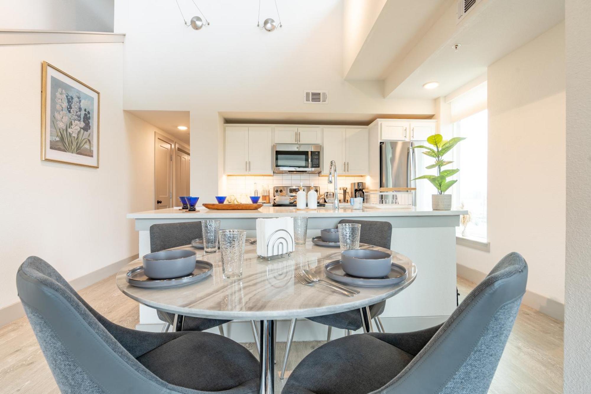 Riverwalk Penthouse Oasis W/Free Parking Gym Pool Сан Антонио Екстериор снимка