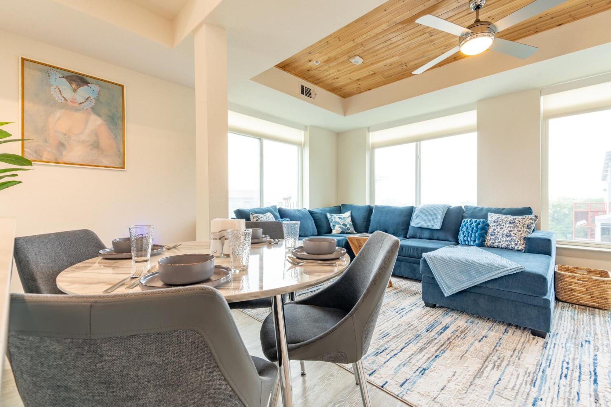 Riverwalk Penthouse Oasis W/Free Parking Gym Pool Сан Антонио Екстериор снимка