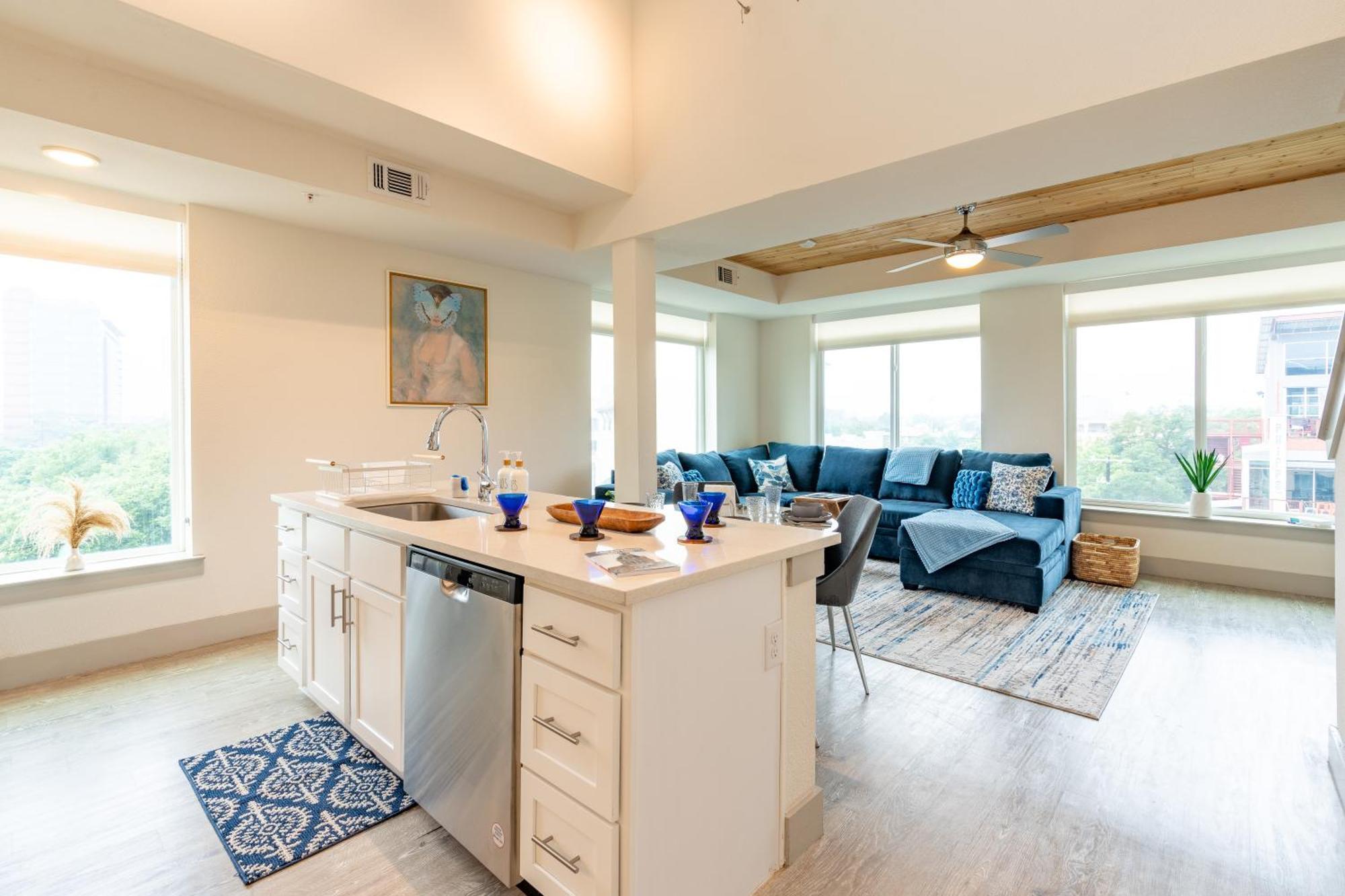 Riverwalk Penthouse Oasis W/Free Parking Gym Pool Сан Антонио Екстериор снимка