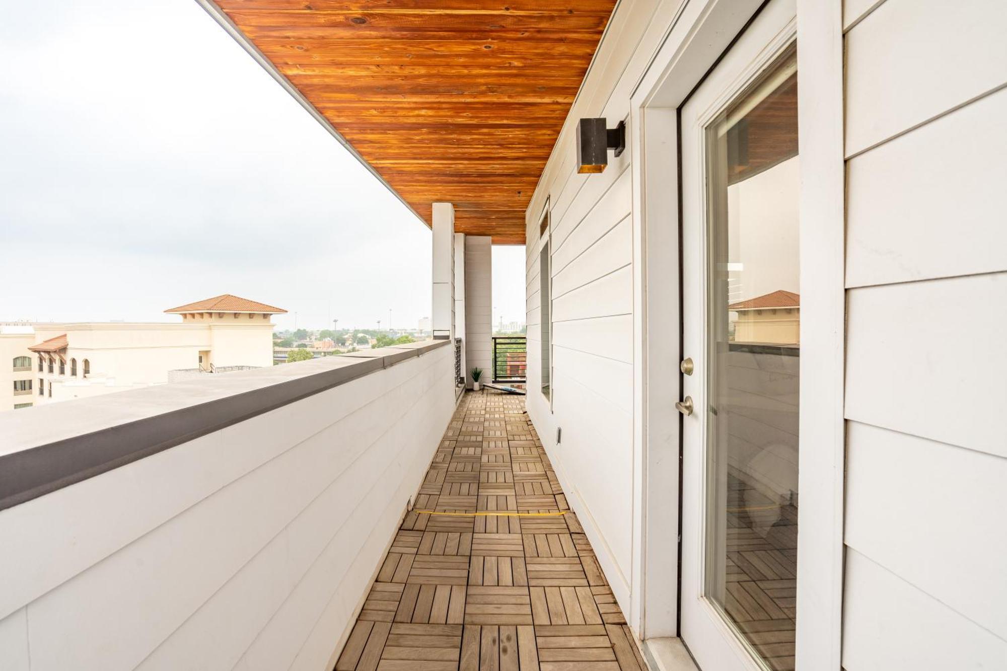 Riverwalk Penthouse Oasis W/Free Parking Gym Pool Сан Антонио Екстериор снимка
