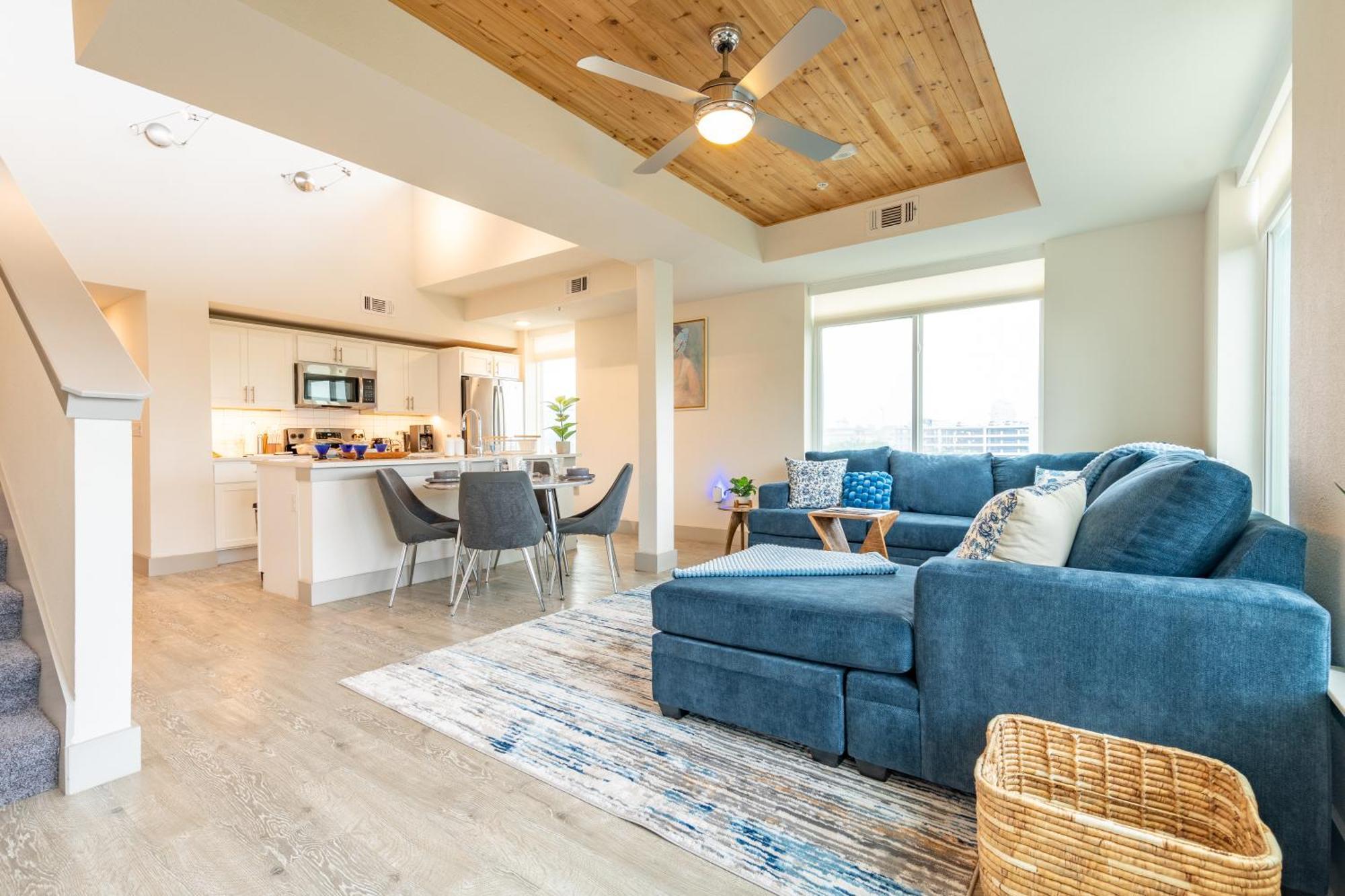 Riverwalk Penthouse Oasis W/Free Parking Gym Pool Сан Антонио Екстериор снимка
