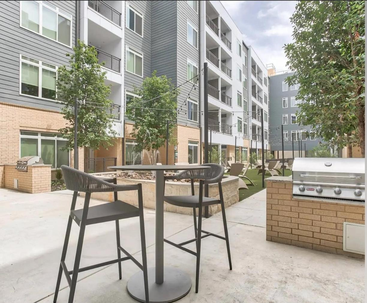 Riverwalk Penthouse Oasis W/Free Parking Gym Pool Сан Антонио Екстериор снимка