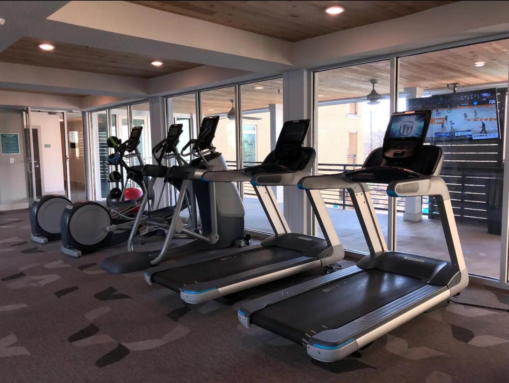 Riverwalk Penthouse Oasis W/Free Parking Gym Pool Сан Антонио Екстериор снимка